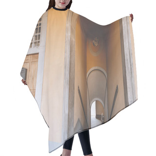Personality  Staircase Hair Cutting Cape