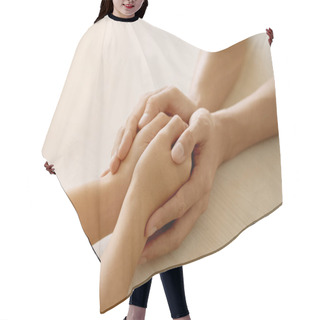Personality  Close-up Image Of Supporting Hands Of Friend Hair Cutting Cape