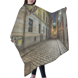 Personality  Narrow Cobblestone Alley Hair Cutting Cape