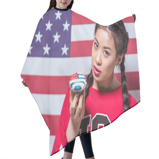 Personality  Woman With Cupcake Decorated With American Flag Hair Cutting Cape