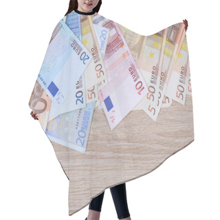 Personality  Geld Auf Holzuntergrund Hair Cutting Cape