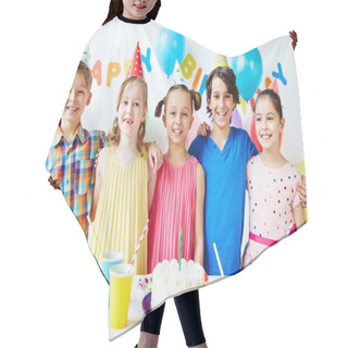 Personality  Kids Enjoying Birthday Party Hair Cutting Cape