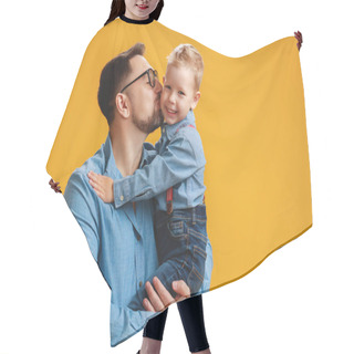 Personality  Happy Father's Day! Cute Dad And Son Hugging On Yellow Backgroun Hair Cutting Cape