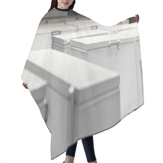 Personality  Warehouse With White Refrigerators Hair Cutting Cape