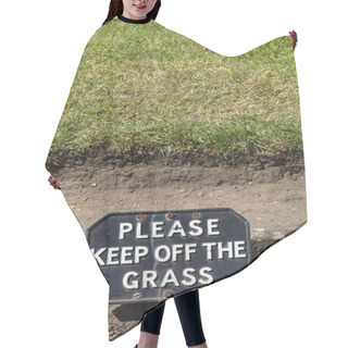 Personality  Please Keep Off The Grass Hair Cutting Cape