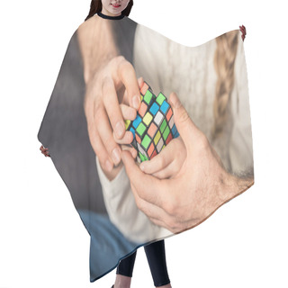 Personality  Father And Daughter Playing With Rubik's Cube Hair Cutting Cape