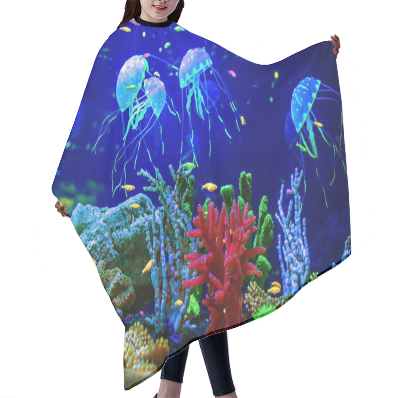 Personality  Beautiful Jellyfish Medusa In Aquarium Hair Cutting Cape