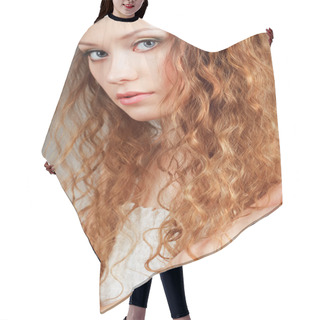 Personality  Beautiful Curly Haired Woman Hair Cutting Cape