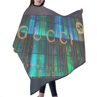 Personality  Gucci Store In Las Vegas Hair Cutting Cape