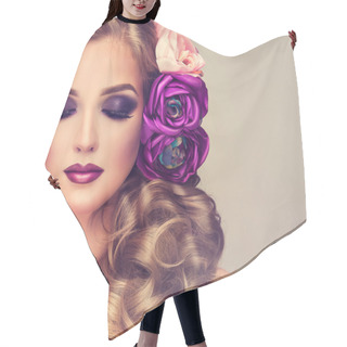 Personality   Woman With Curly Hair And Flowers Hair Cutting Cape