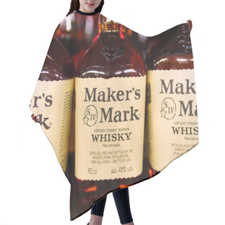 Personality  Tyumen, Russia-april 21, 2021: Bottle Of Makers Mark Sale Of Strong Alcohol In Hypermarkets Hair Cutting Cape