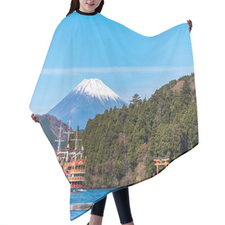 Personality  Mountain Fuji And Lake Ashi With Hakone Temple And Sightseeing Boat In Autumn Hair Cutting Cape