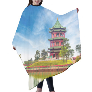 Personality  Chinese Ancient Buildings: Garden. Hair Cutting Cape