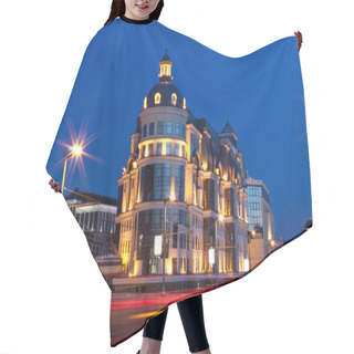 Personality  Moscow At Night Hair Cutting Cape