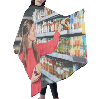 Personality  Smiling Woman Choosing Products In Hypermarket Hair Cutting Cape