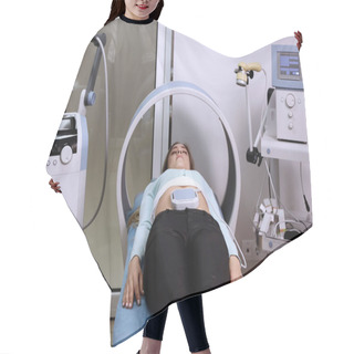 Personality  Magnetic Therapy For Young Female Patient In Modern Clinic Hair Cutting Cape