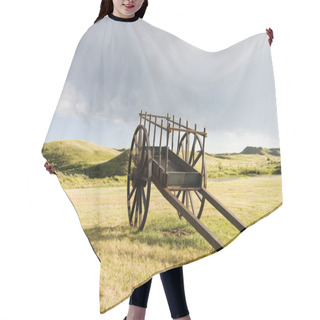 Personality  Old Wooden Cart Hair Cutting Cape