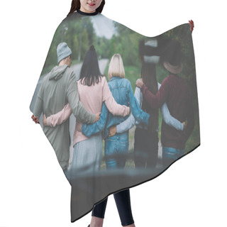 Personality  Friends Walking Together Hair Cutting Cape