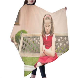 Personality  Offended Child Portrait Hair Cutting Cape