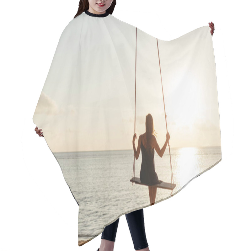 Personality  swing hair cutting cape