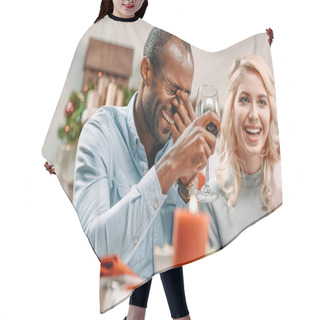 Personality  Couple Laughing Hair Cutting Cape