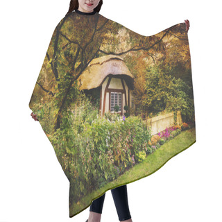 Personality  Enchanted Cottage Hair Cutting Cape