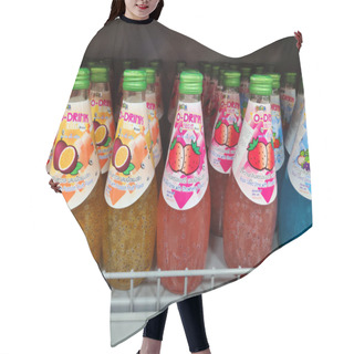Personality  Fruit Juices Bottles On Supermarket Shelf. 100% Fruit Juice Organic Drinks From Japan. Healthy Vitamin C Beverage Cans On Grocery Store. Lots Of Cold Pressed Veggie And. Hair Cutting Cape