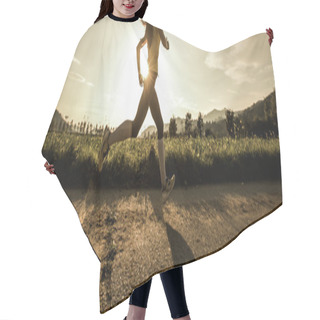 Personality  Fit Woman Running Fast Hair Cutting Cape