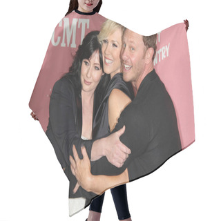 Personality  Shannen Doherty, Jennie Garth And Ian Ziering At The Jennie Garth 40th Birthday Celebration, The London, West Hollywood, CA Hair Cutting Cape