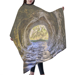 Personality  Cave Stream Scenic Reserve Hair Cutting Cape