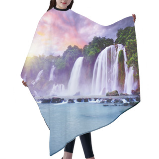 Personality  Banyue Waterfall Hair Cutting Cape