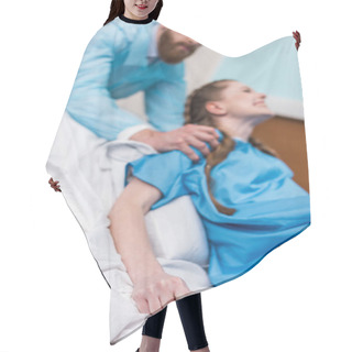Personality  Pregnant Woman Giving Birth Hair Cutting Cape