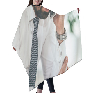 Personality  Businessman Talking  Phone  Hair Cutting Cape