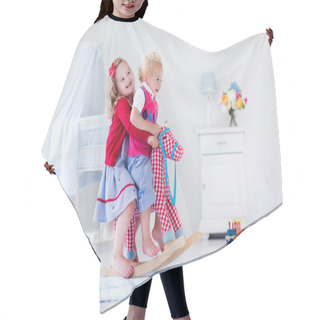 Personality  Kids Playing With Rocking Horse Hair Cutting Cape