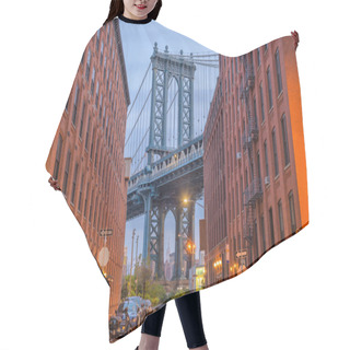 Personality  Brooklyn, New York, USA Cityscape With Manhattan Bridge. Hair Cutting Cape