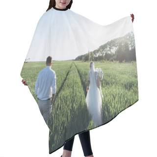 Personality  Bride And Groom Walking In Agro Field On Sunset Hair Cutting Cape