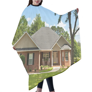 Personality  Colonial Brick House Hair Cutting Cape