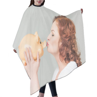 Personality  Woman Kissing Piggy Bank Hair Cutting Cape