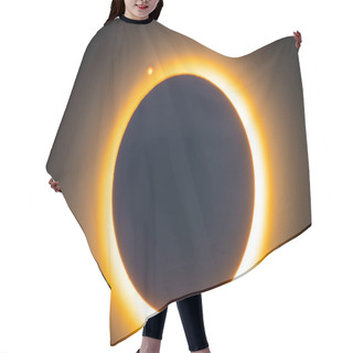 Personality  Solar Eclipse. Eclipse With Ring Of Fire Due To The Moon Coming Between The Earth And The Sun. Solar Eclipse On April 8, 2024. Solar Eclipse Of The Sun On A Cloudy Day. Close-up Hair Cutting Cape