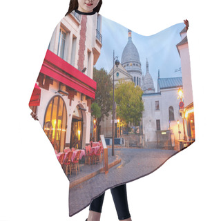 Personality  Montmartre In Paris, France Hair Cutting Cape
