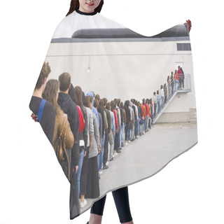 Personality  Waiting In Line Hair Cutting Cape