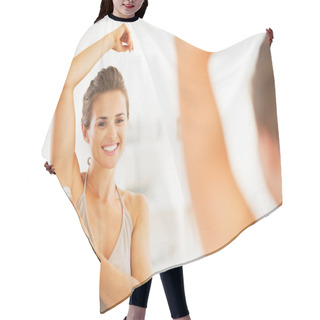 Personality  Woman Applying Roller Deodorant Hair Cutting Cape