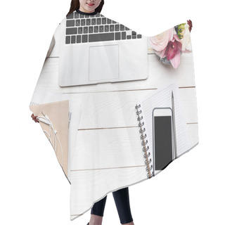 Personality  Laptop And Smartphone On Desk Hair Cutting Cape