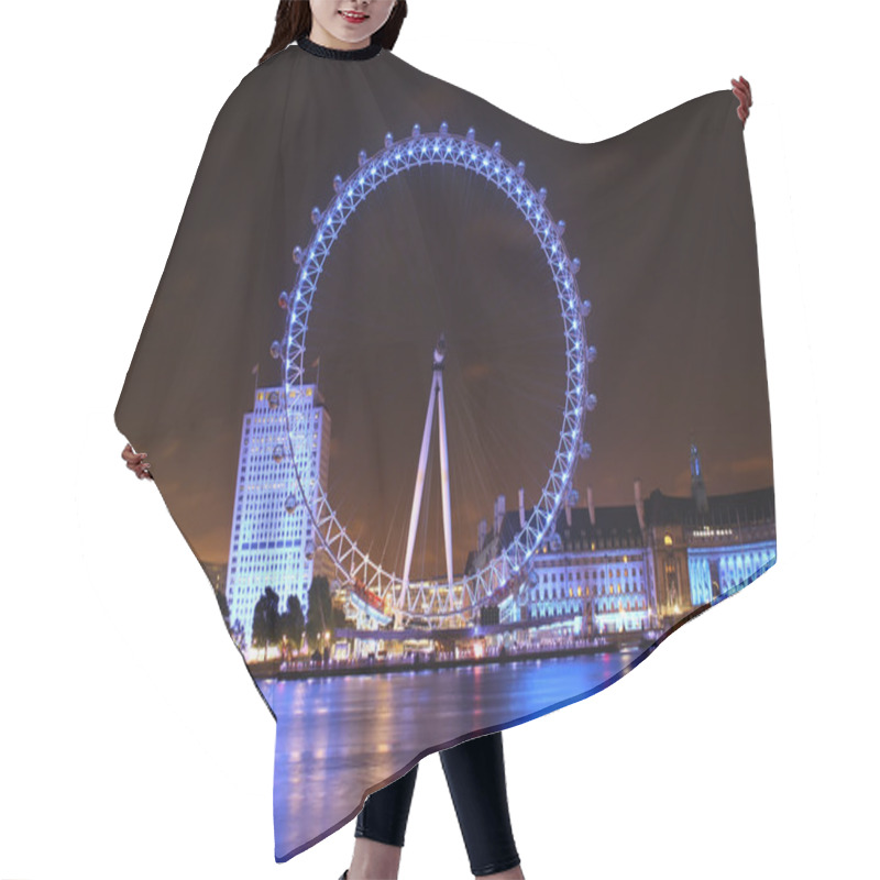 Personality  The London Eye, London, England Hair Cutting Cape