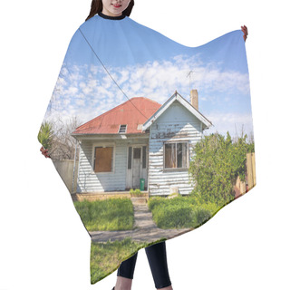 Personality  An Old And Shabby Residential House With An Unattended Front Yard. Australian Weatherboard Home With A Corrugated Iron Roof. Hair Cutting Cape