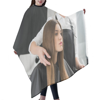 Personality  Young Woman With Beautiful Hair Hair Cutting Cape