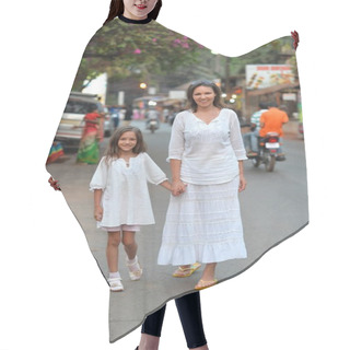 Personality  Mother And Daughter Walking On Road Hair Cutting Cape