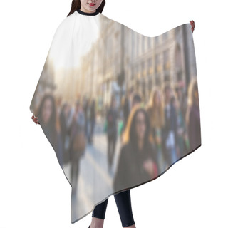 Personality  Crowded Street In London, Blurred Background Hair Cutting Cape