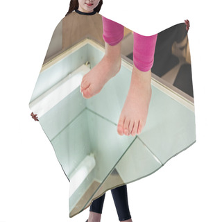 Personality  Foot Check And Measuring Hair Cutting Cape