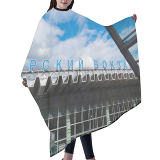 Personality  Kursk Railway Station In Moscow Hair Cutting Cape